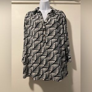 Alfani Woman Black & Ivory Collared V Neck Blouse
